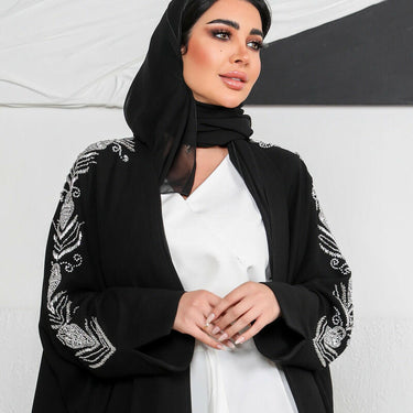 عبايه فري سايز مع شك على الاكتاف مبطنه