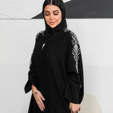 عبايه فري سايز مع شك على الاكتاف مبطنه