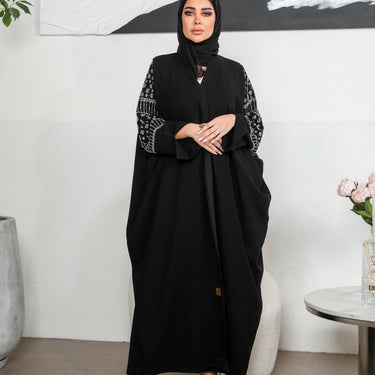 عبايه فري سايز مع شك مع شك على الاكمام مبطنه