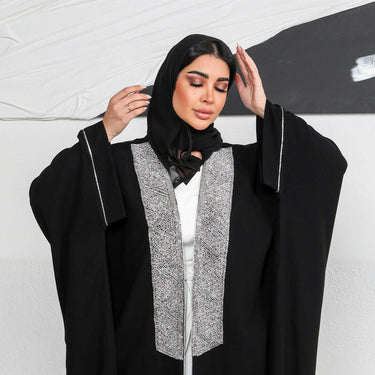 عبايه بشت فري سايز كريب مع شك سلفر