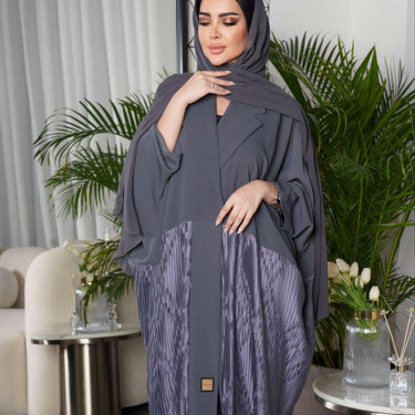 عبايه بليزرفري سايز كريب رمادي مع بيلسيه